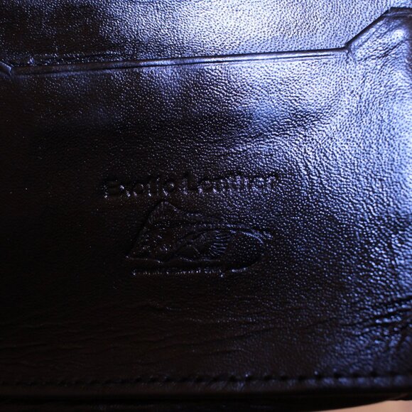 Stingray Skin Black With White Design Long Bi-Fold Flap Leather Wallet - Picture 4 of 10